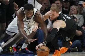 雷竞技电竞 -关于转折点明尼苏达森林狼防线松动，国王杯关键时刻攻防权衡，目标明确，身体对抗强度拉满的信息